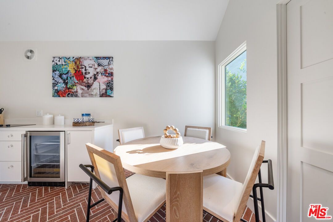 Dining room, Interior