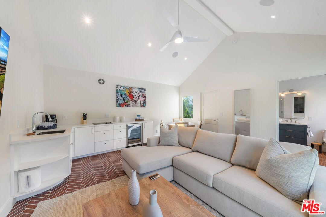 Bathroom, Interior, Living room, Recessed Lighting