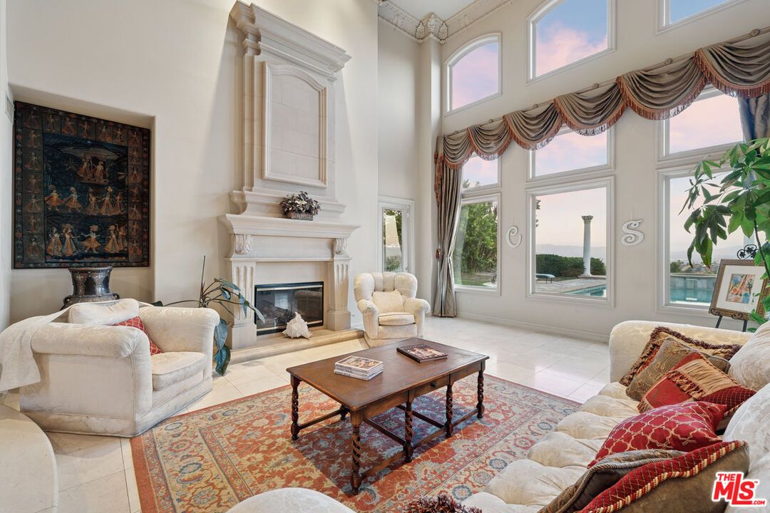 Fireplace, Interior, Living room