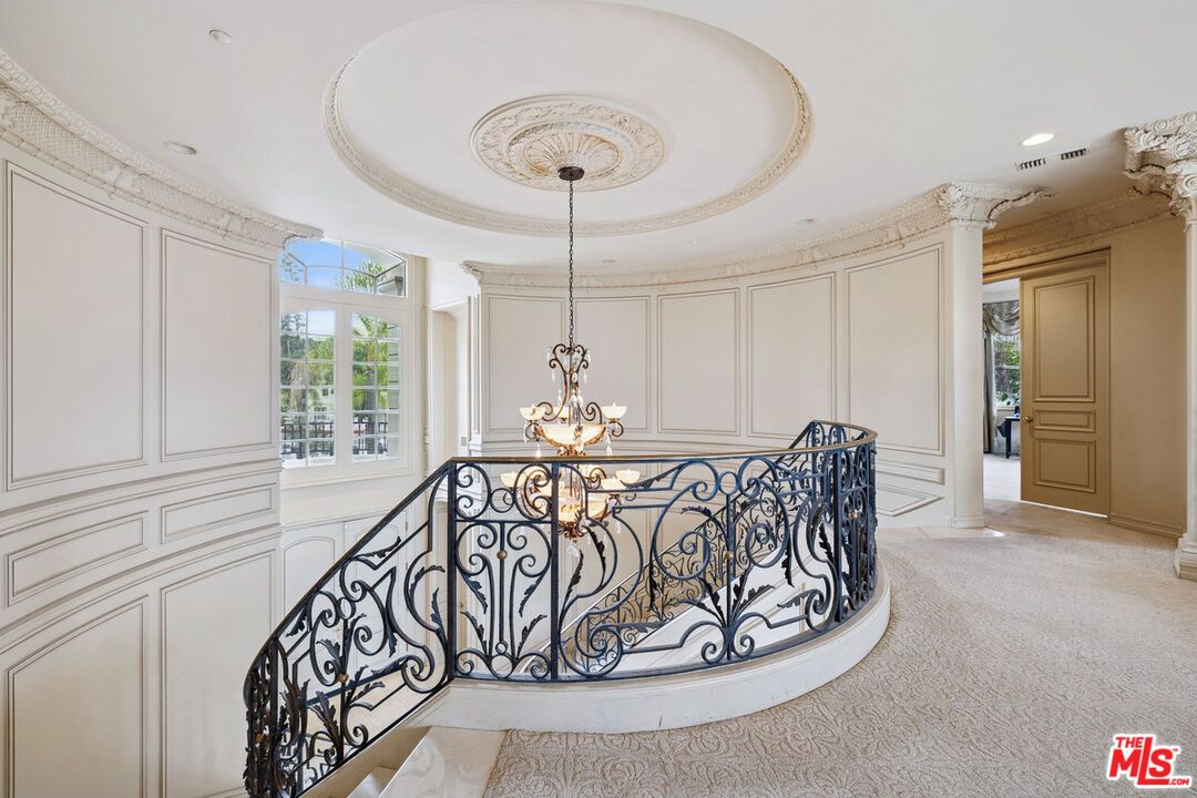 Chandelier, Interior, Recessed Lighting