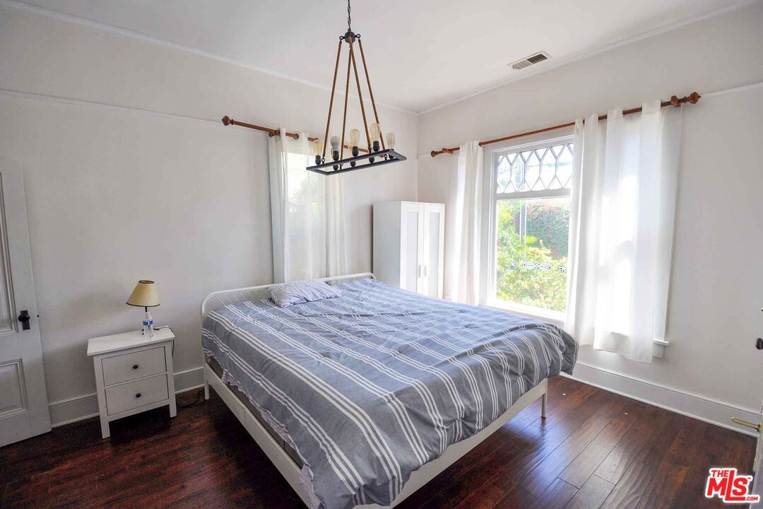 Bedroom, Interior, Pendant Lights, Wood Texture Flooring