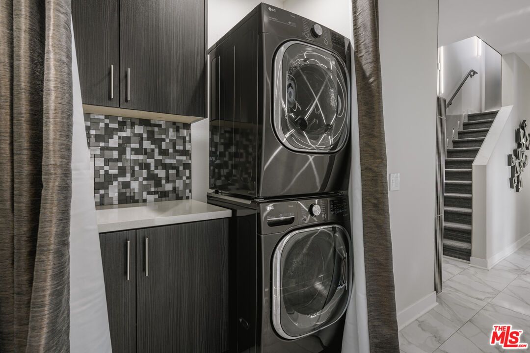 Interior, Marble, Utility Closets, Washer