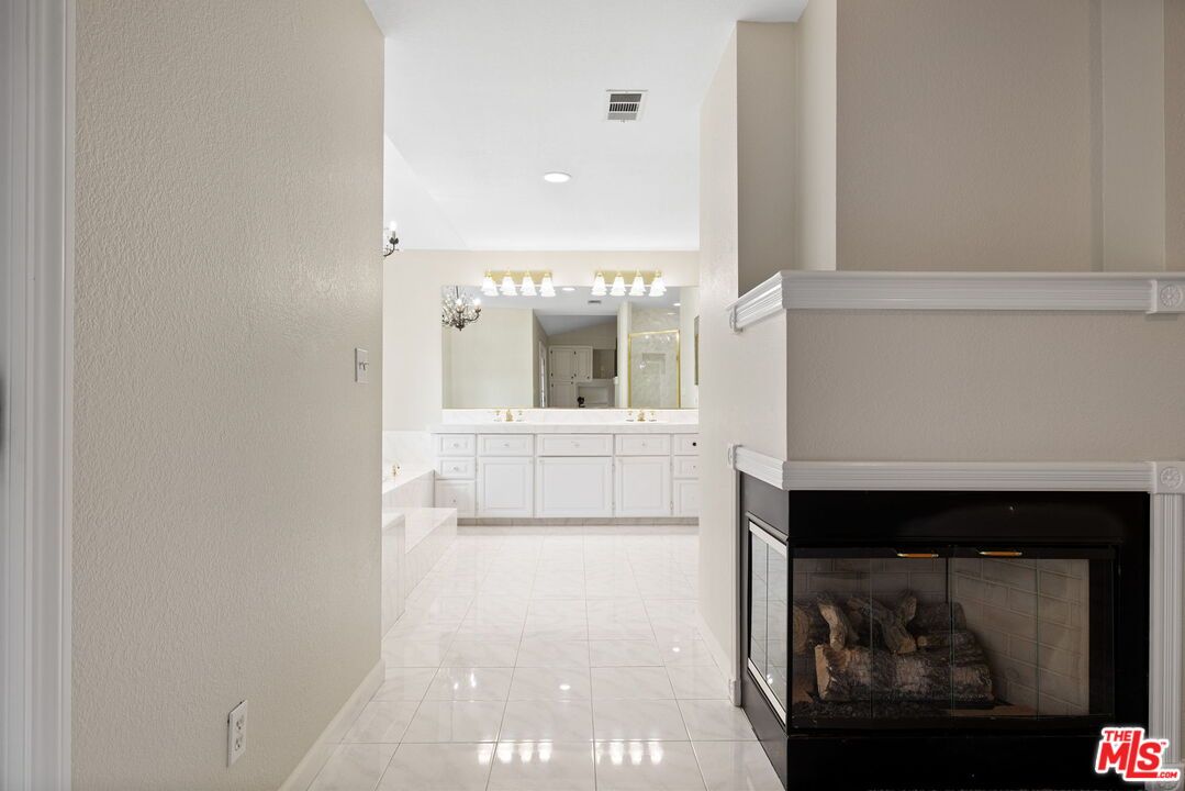 Bathroom, Fireplace, Interior, Recessed Lighting