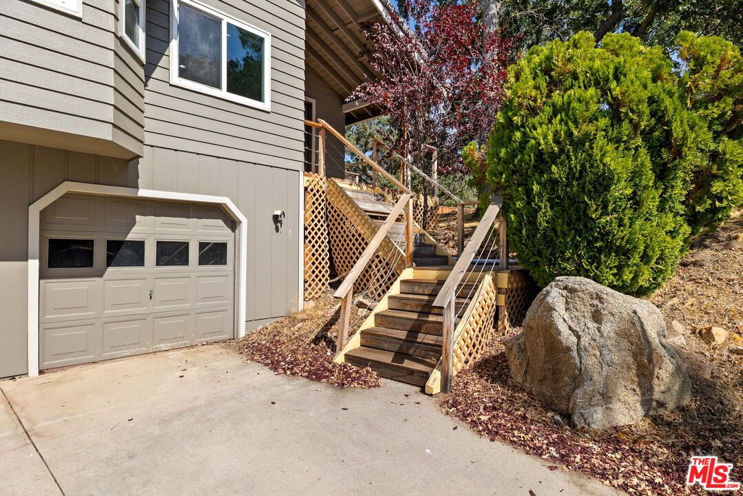 Detached Garage, Exterior