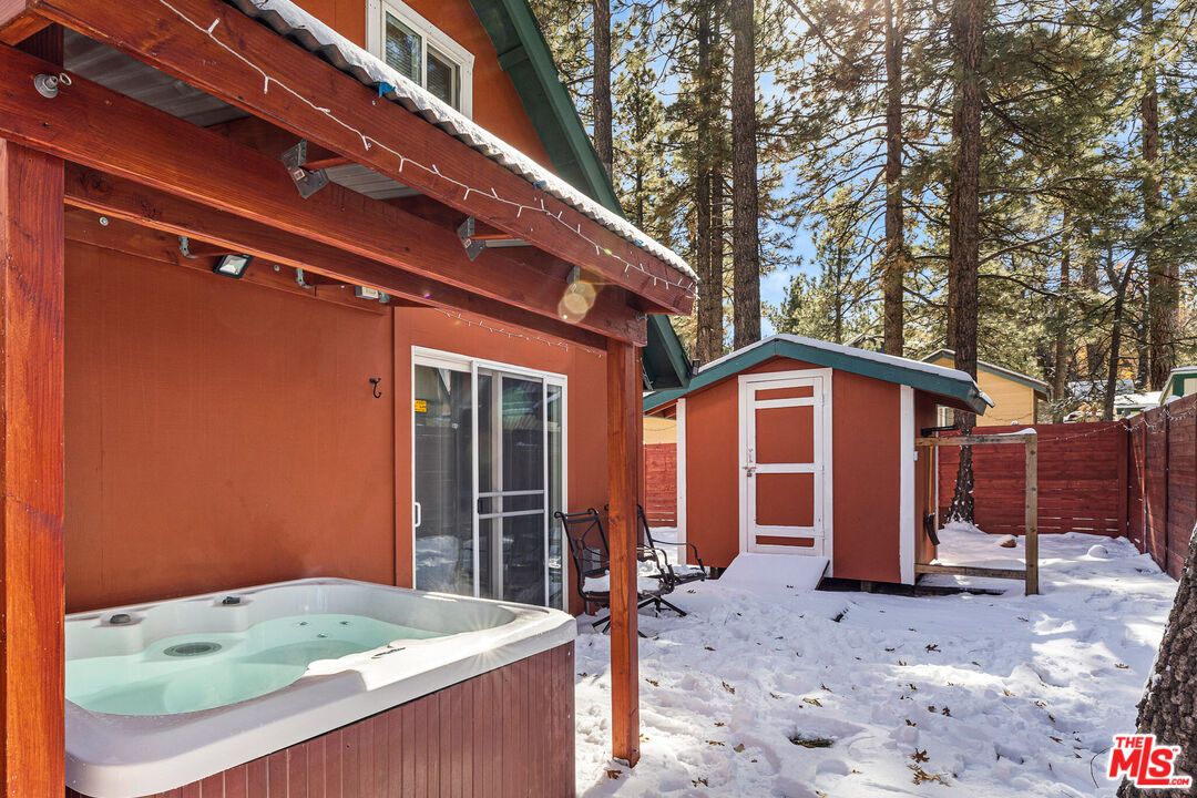 Exterior, Hot Tub