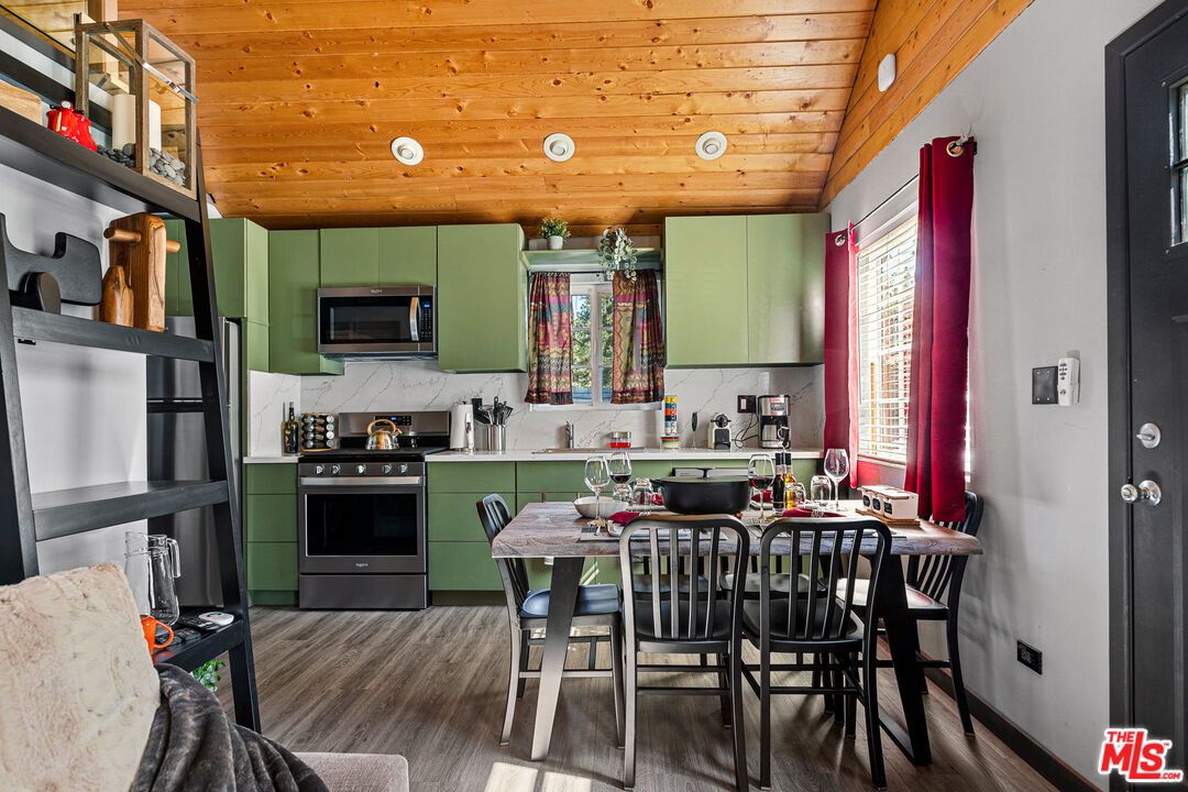 Dining room, Interior, Kitchen, Recessed Lighting, Wooden Ceilings, Wood Texture Flooring