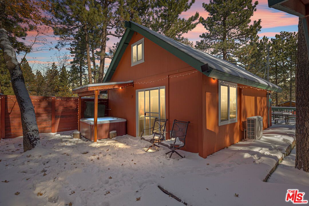 Exterior, Hot Tub