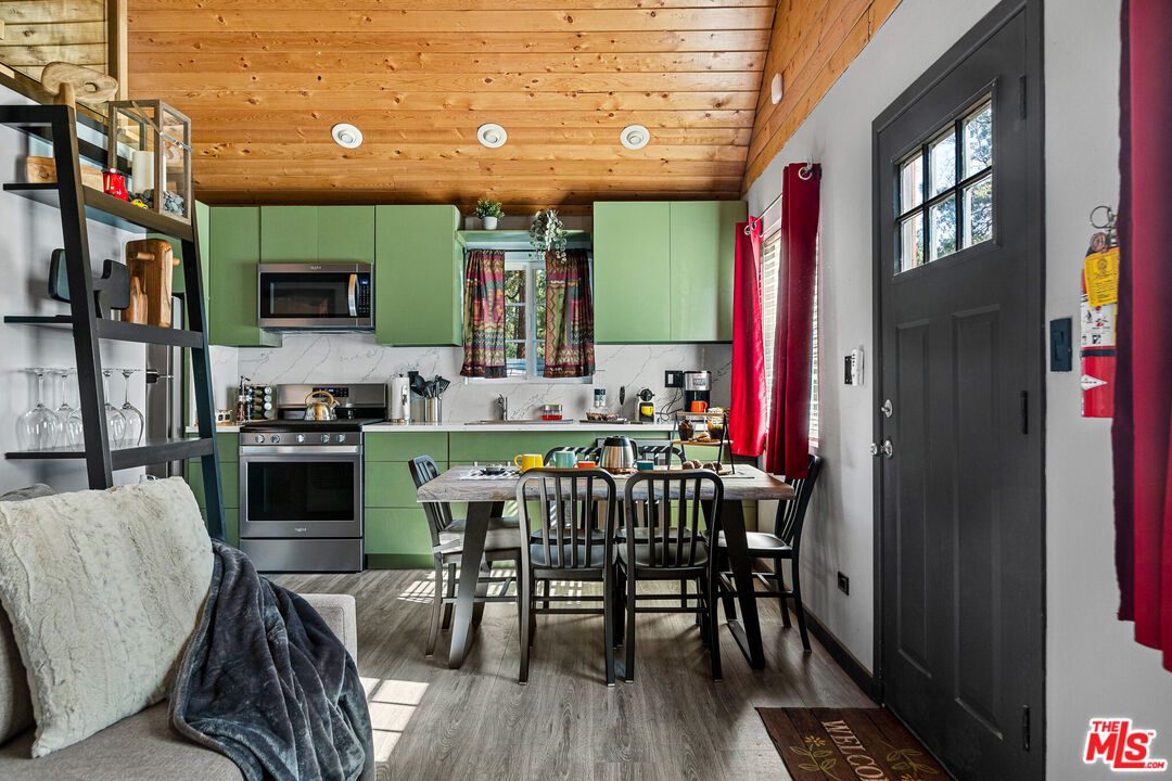 Dining room, Interior, Kitchen, Recessed Lighting, Stainless Steel Appliances, Wooden Ceilings, Wood Texture Flooring
