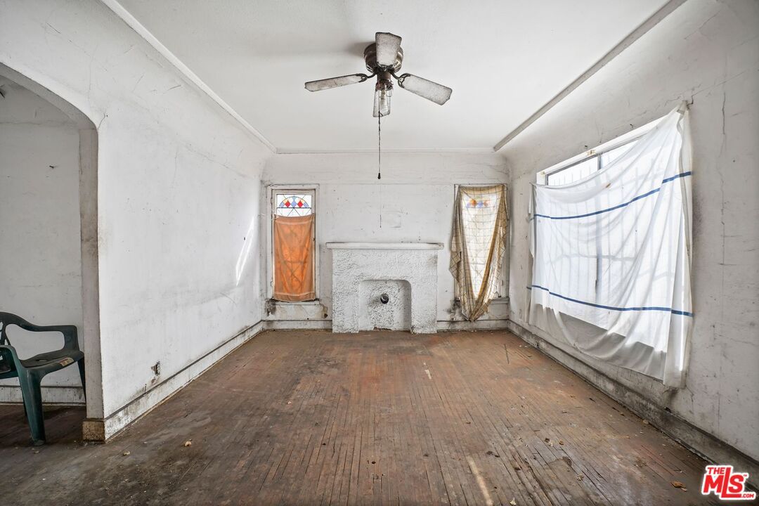 Empty room, Fireplace, Interior, Wood Texture Flooring