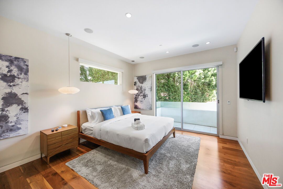 Bedroom, Interior, Pendant Lights, Recessed Lighting, Wood Texture Flooring
