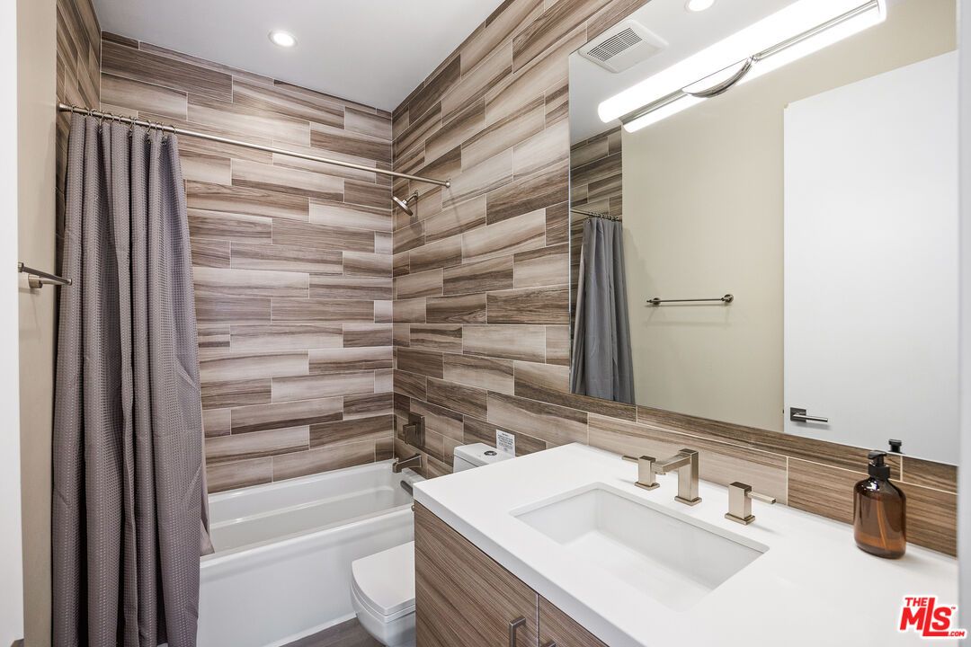 Bathroom, Interior, Recessed Lighting, Wooden Walls