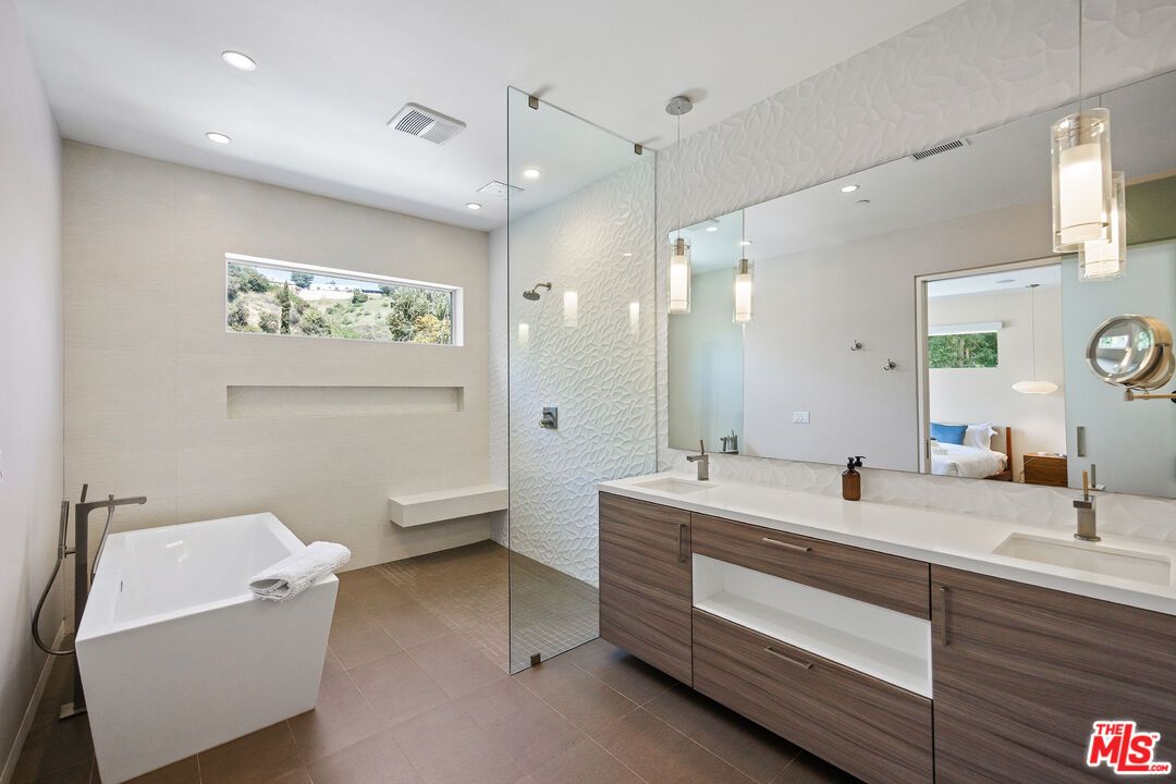 Bathroom, Dual Sink Vanities, Free Standing Baths, Glass Shower, Interior, Pendant Lights, Recessed Lighting