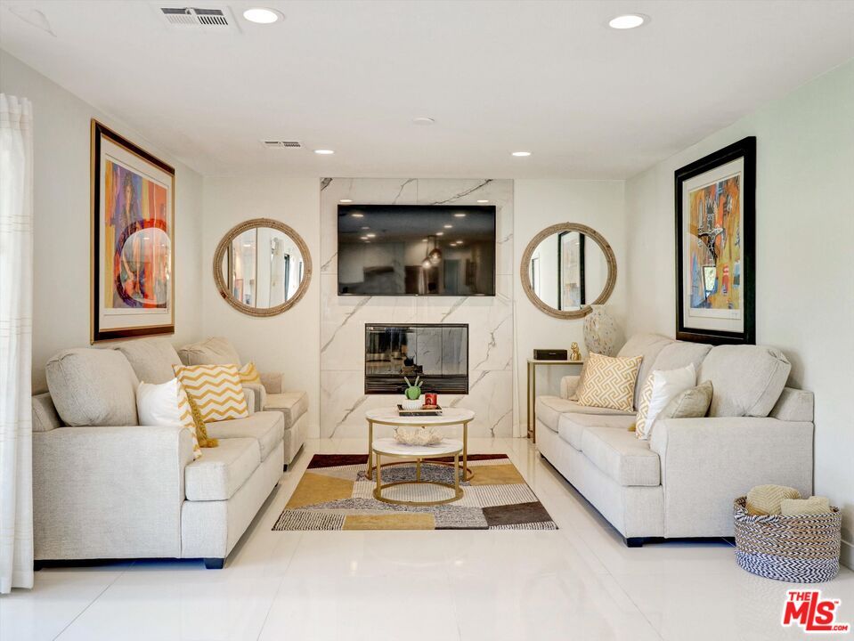 Fireplace, Interior, Living room, Recessed Lighting