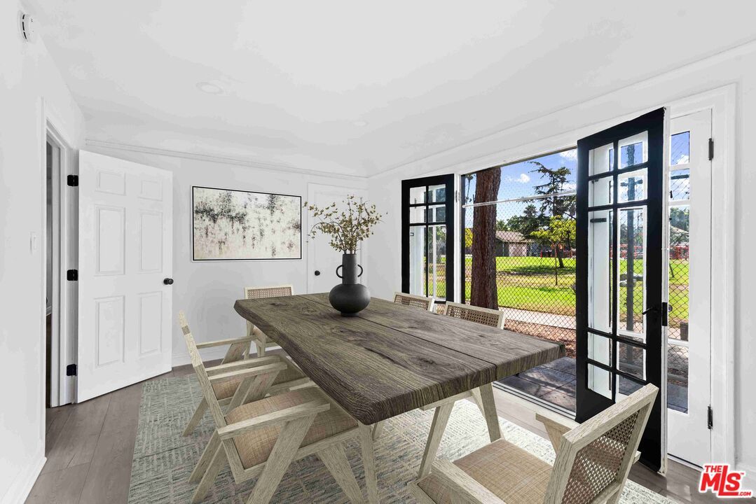 Dining room, Interior, Wood Texture Flooring