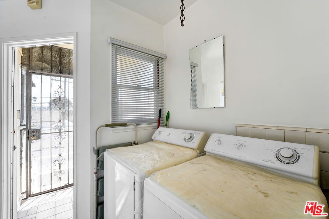 Interior, Washer