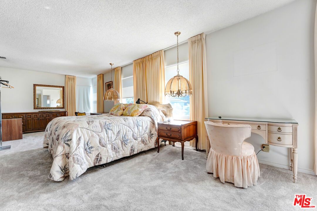 Bedroom, Interior, Pendant Lights