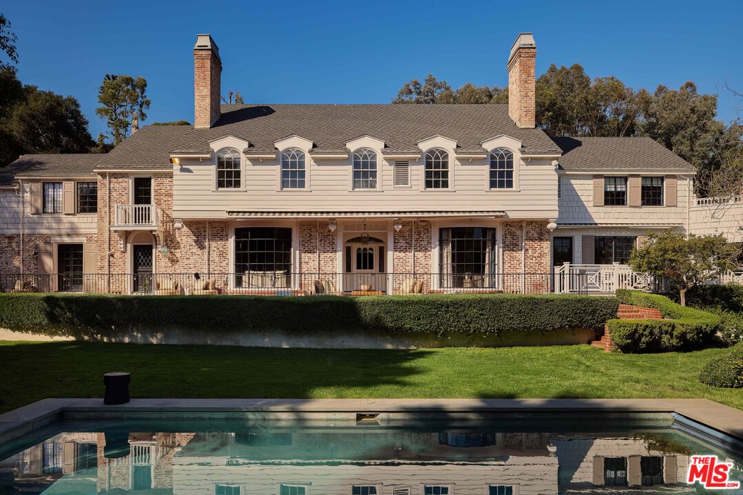 Exterior, Facade, Brick Facade, Pool, French Provincial