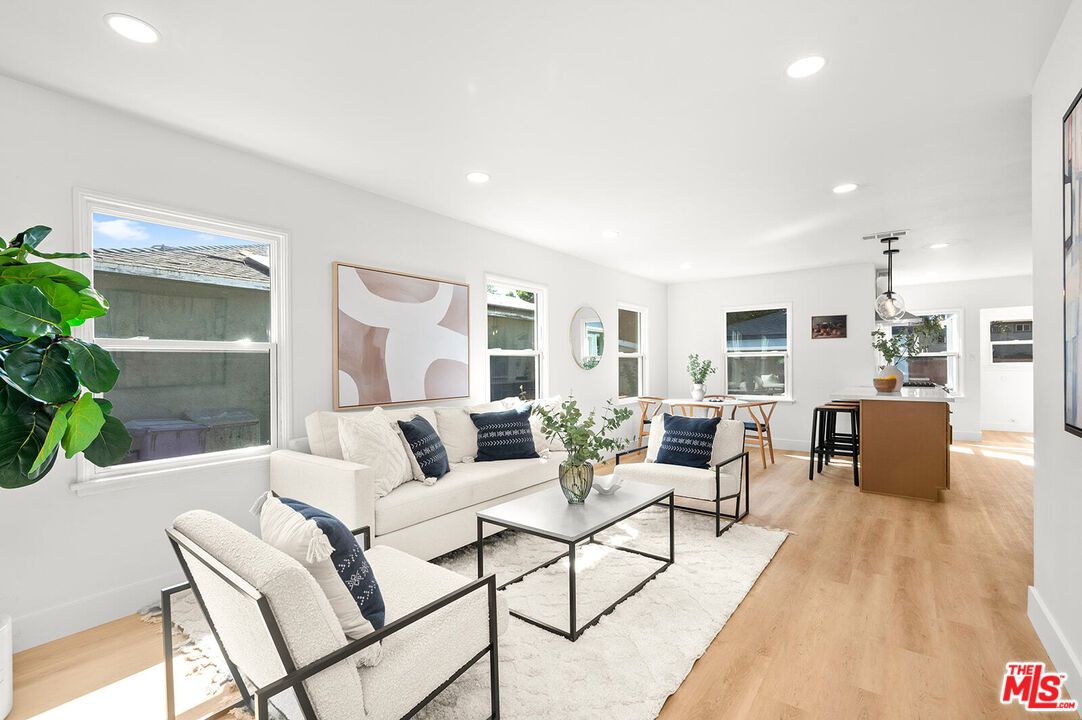 Dining room, Interior, Kitchen, Living room, Pendant Lights, Recessed Lighting, Wood Texture Flooring