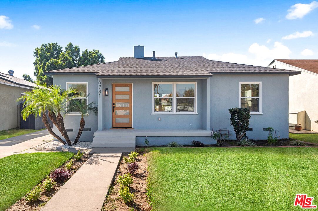 Backyard, Exterior, Facade, Ranch