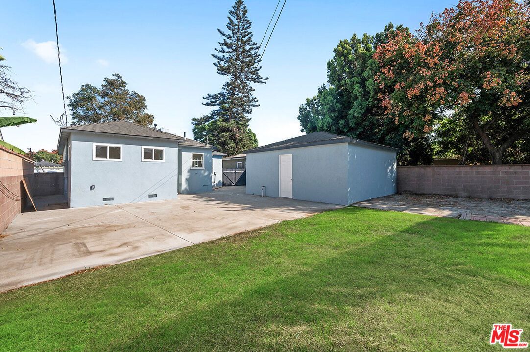 Backyard, Detached Garage, Exterior