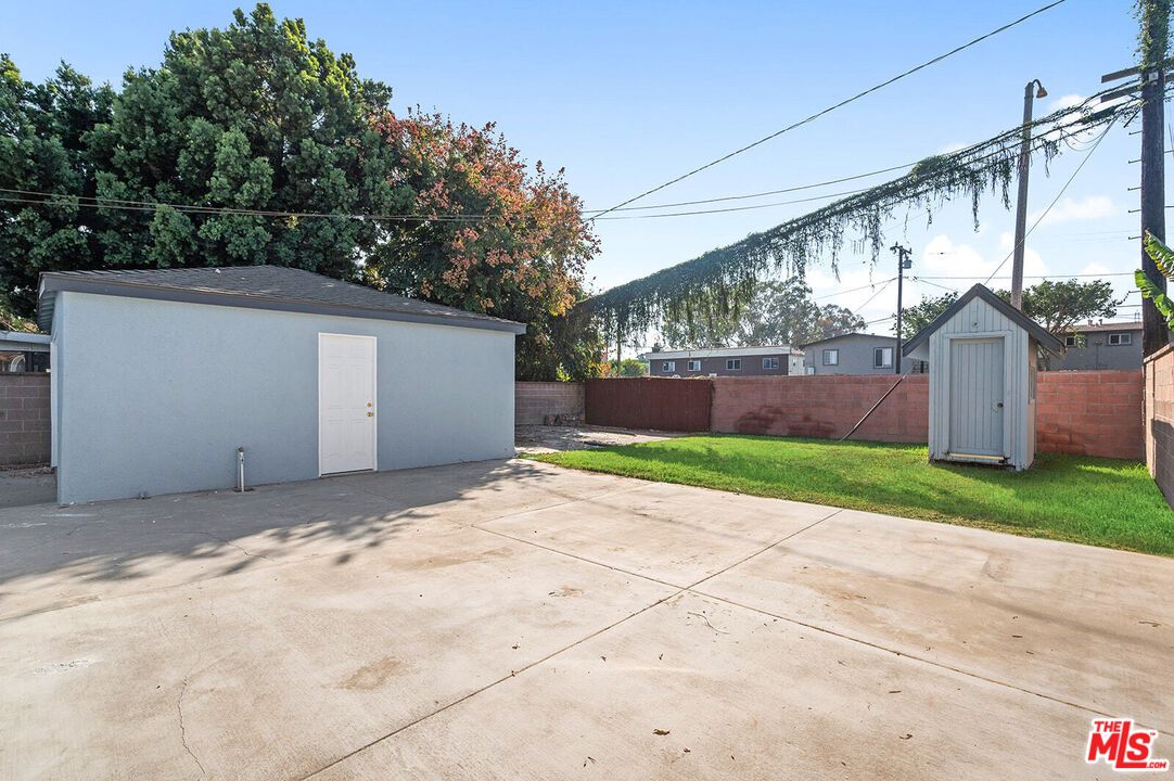 Backyard, Detached Garage, Exterior