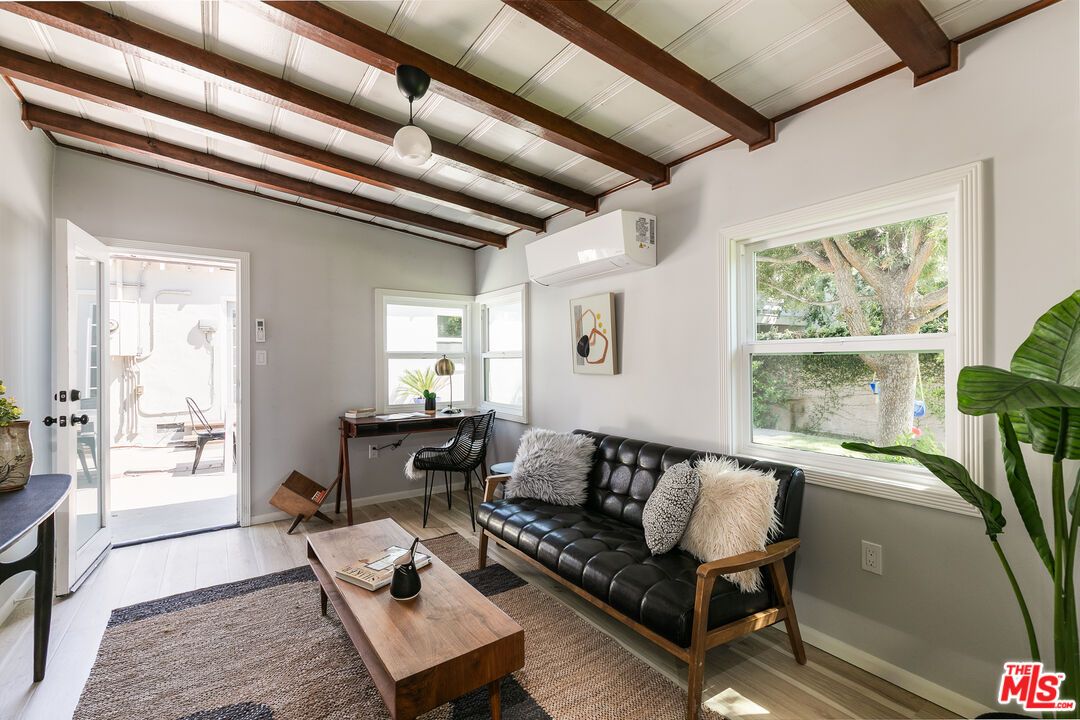 Interior, Living room, Pendant Lights, Wooden Beams, Wood Texture Flooring