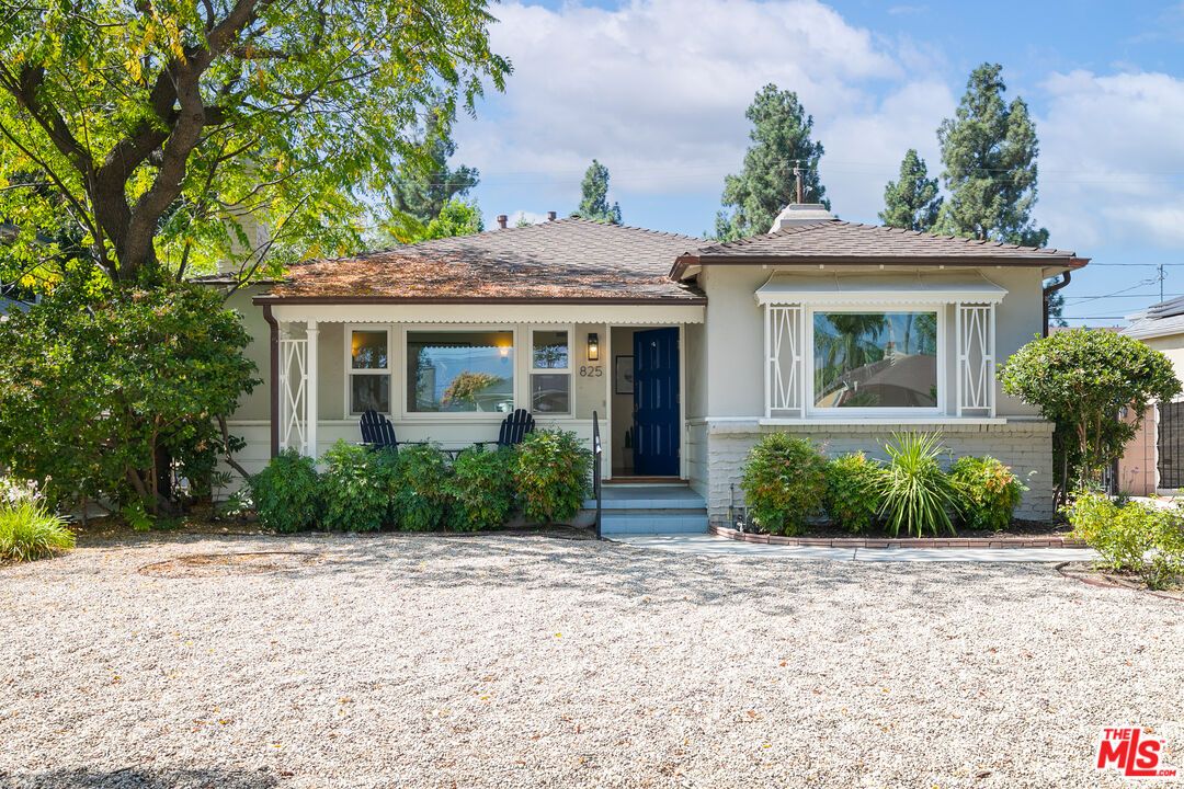 Exterior, Facade, Ranch