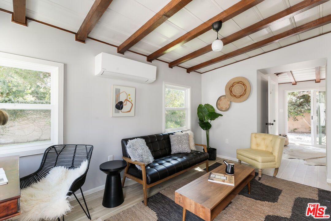 Interior, Living room, Pendant Lights, Wooden Beams, Wood Texture Flooring