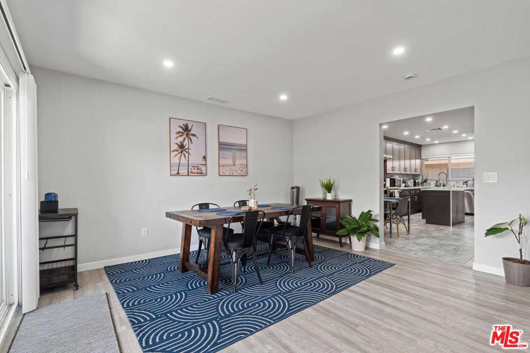 Dining room, Interior, Kitchen, Recessed Lighting, Wood Texture Flooring