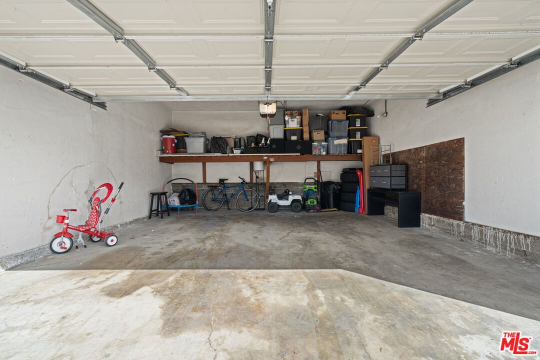 Garage, Interior