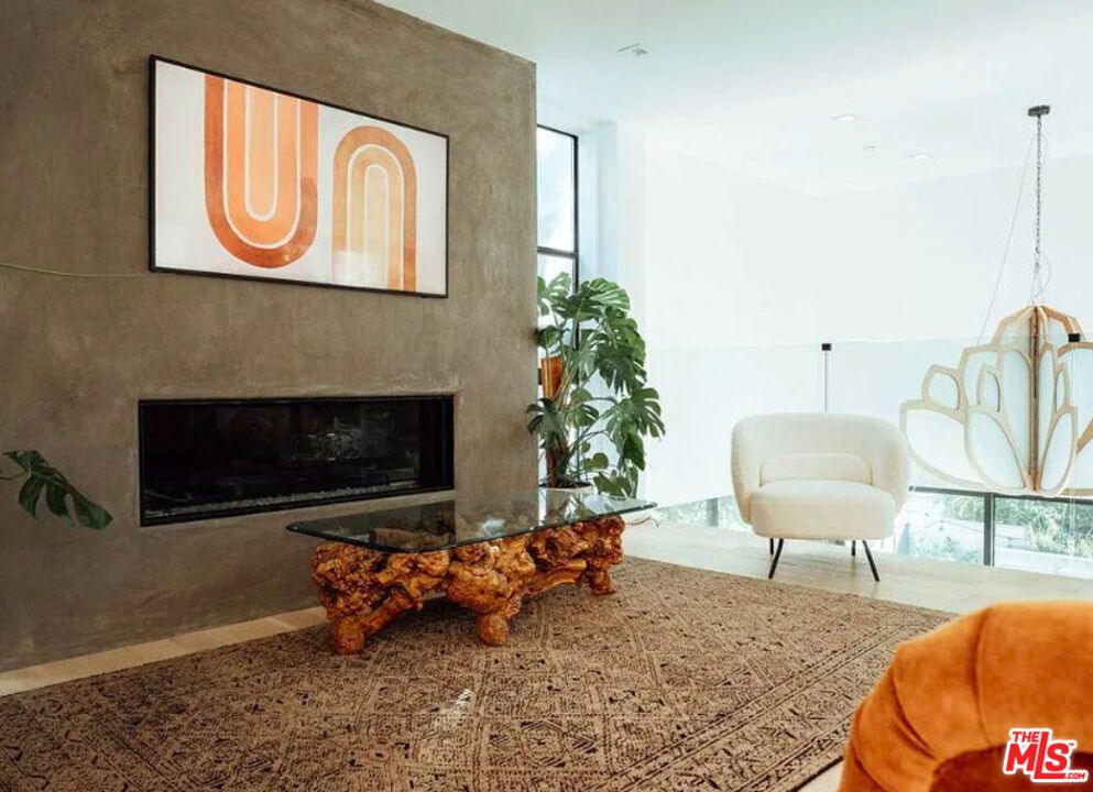 Fireplace, Interior, Recessed Lighting