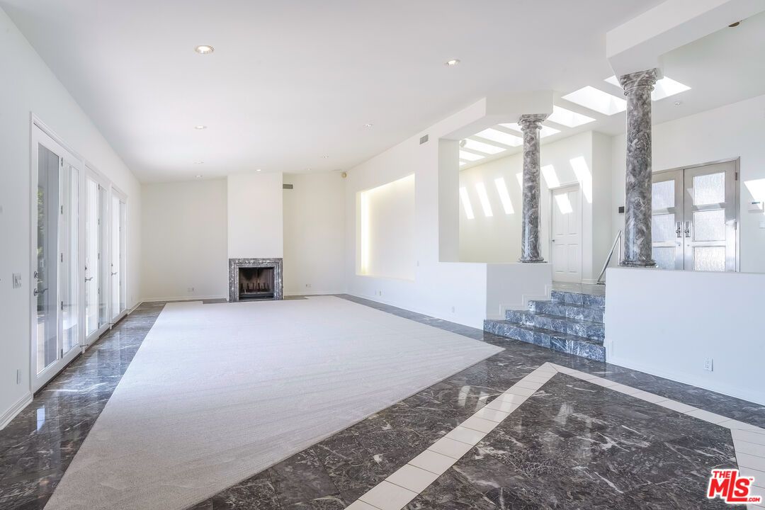 Empty room, Fireplace, Interior, Recessed Lighting