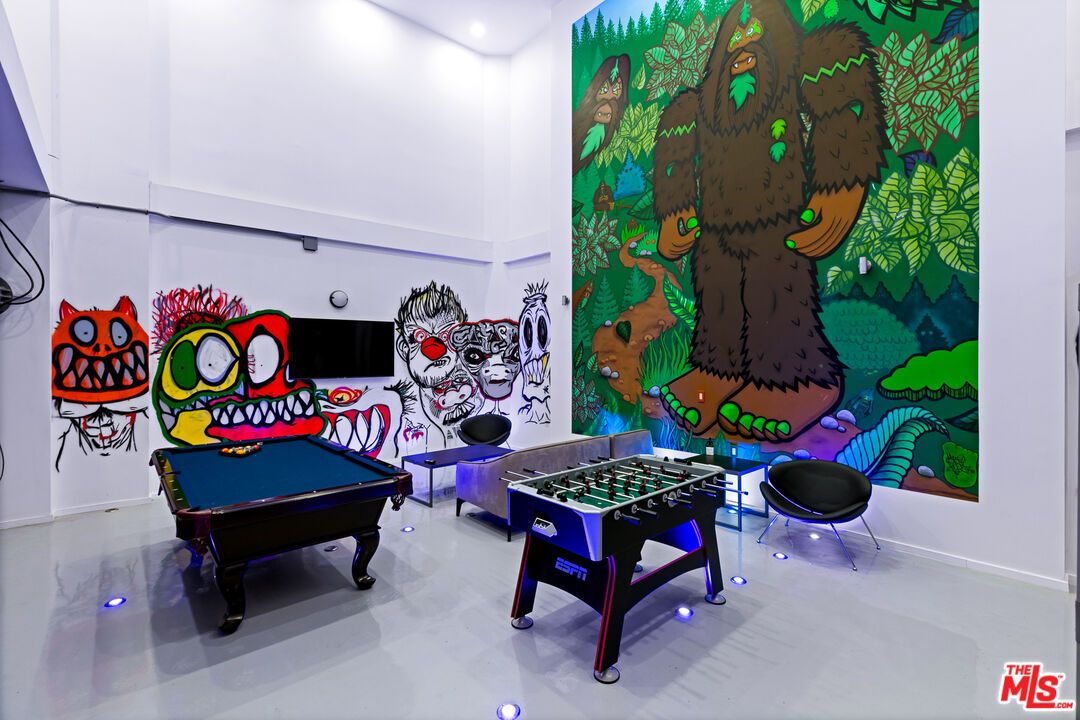 Game Room, Interior, Recessed Lighting