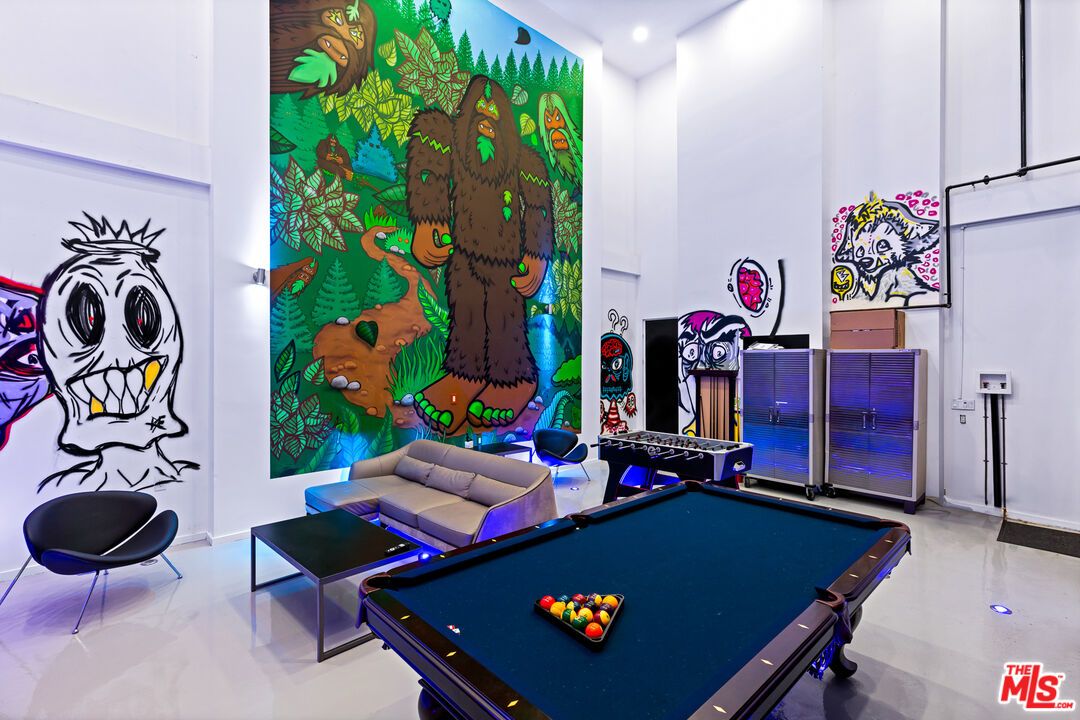 Billiard Table, Game Room, Interior, Recessed Lighting