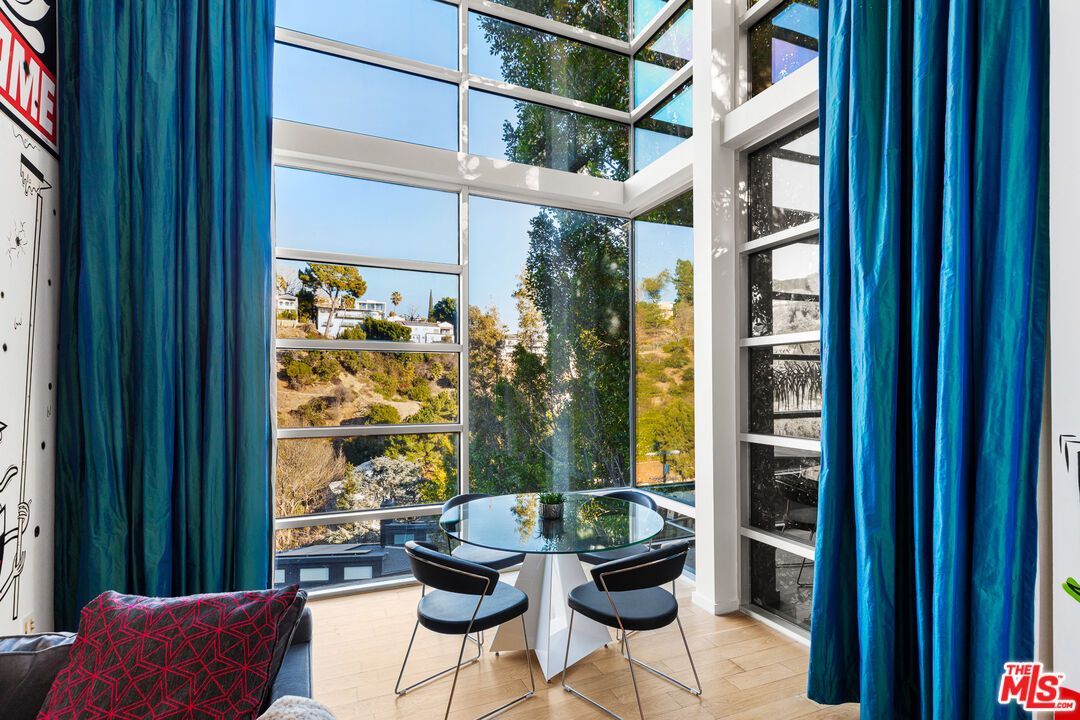 Dining room, Interior, Sun Room, Wood Texture Flooring