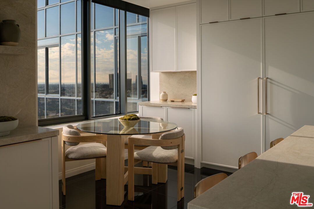 Dining room, Interior