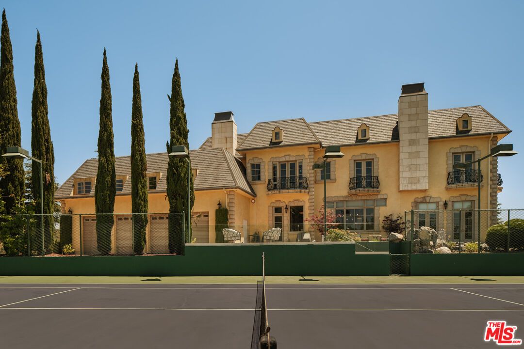 Exterior, Facade, French Provincial