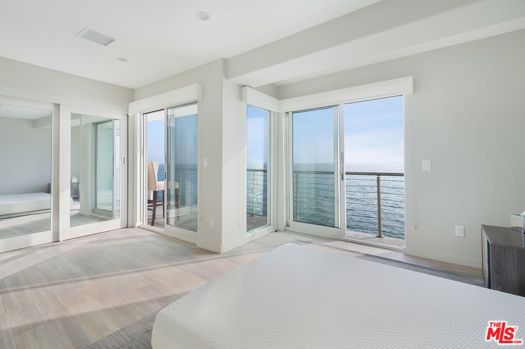 Empty room, Interior, Water, Wood Texture Flooring