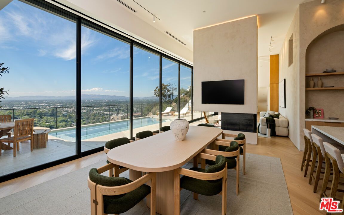 Dining room, Interior, Recessed Lighting, Water, Wood Texture Flooring