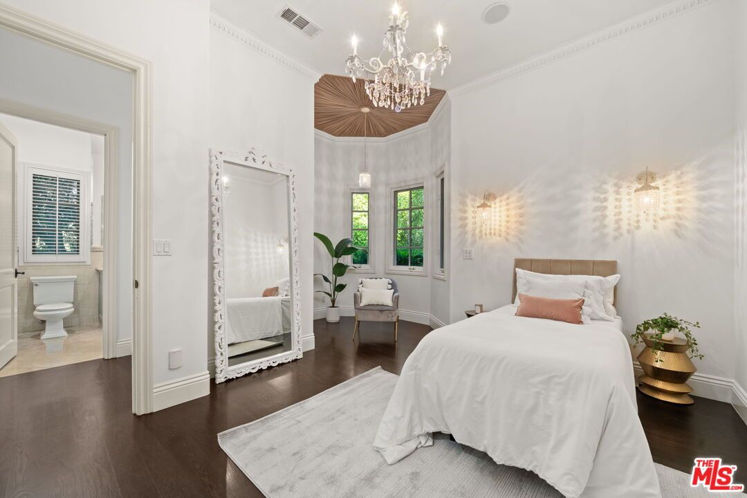 Bedroom, Chandelier, Interior, Pendant Lights, Wood Texture Flooring