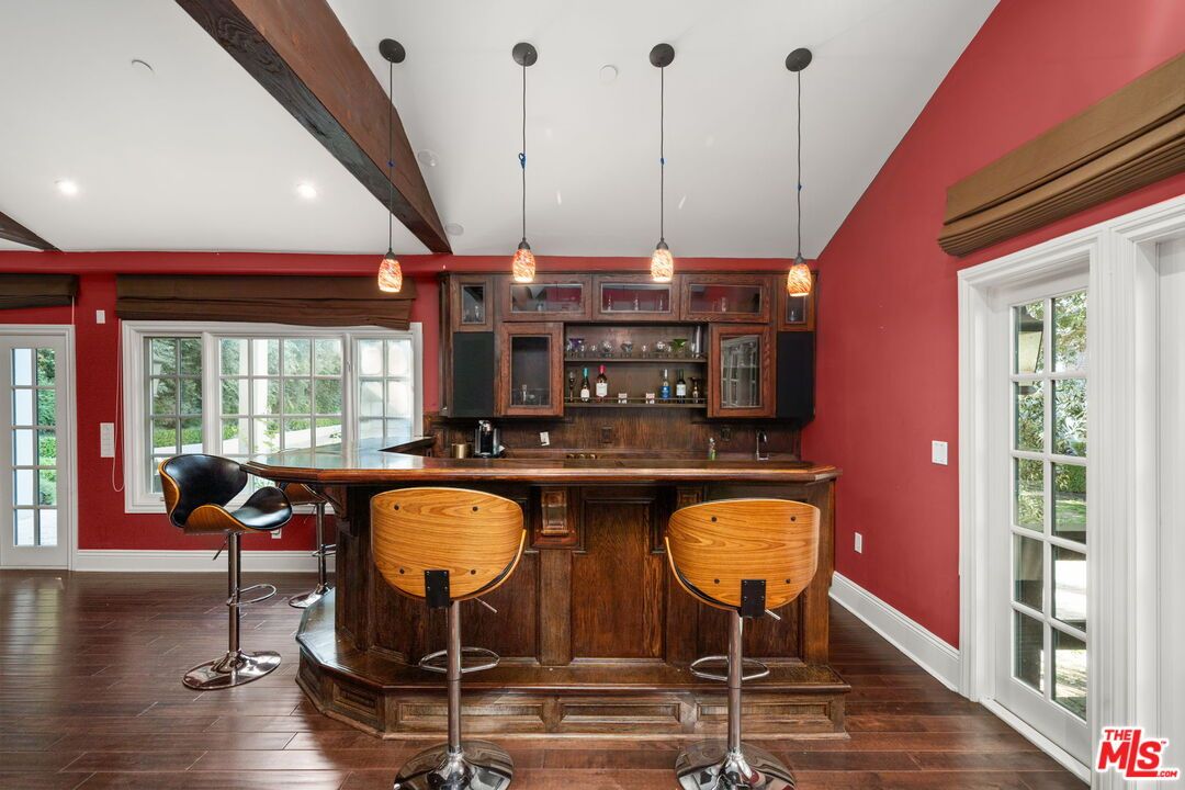 Interior, Pendant Lights, Recessed Lighting, Wood Texture Flooring
