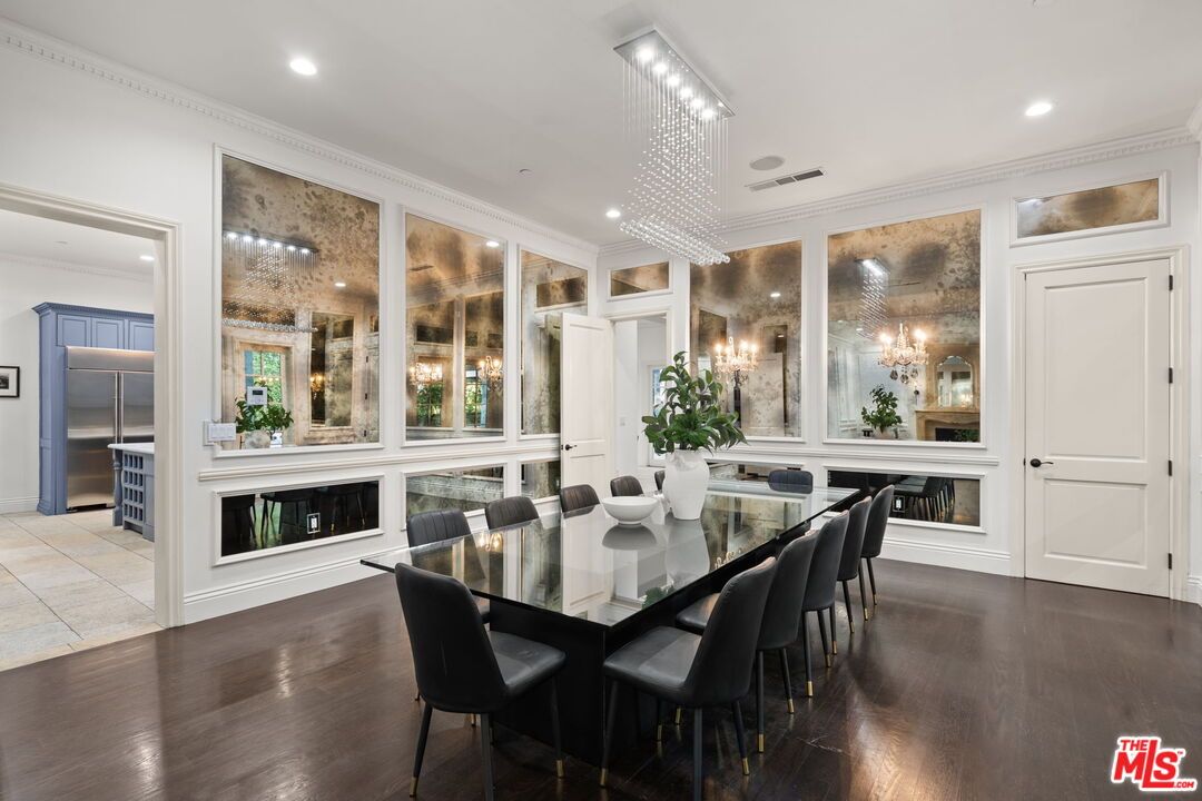 Chandelier, Dining room, Fireplace, Interior, Pendant Lights, Recessed Lighting, Wood Texture Flooring