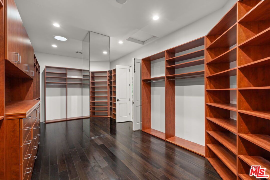 Interior, Recessed Lighting, Walk-in Closets, Wood Texture Flooring