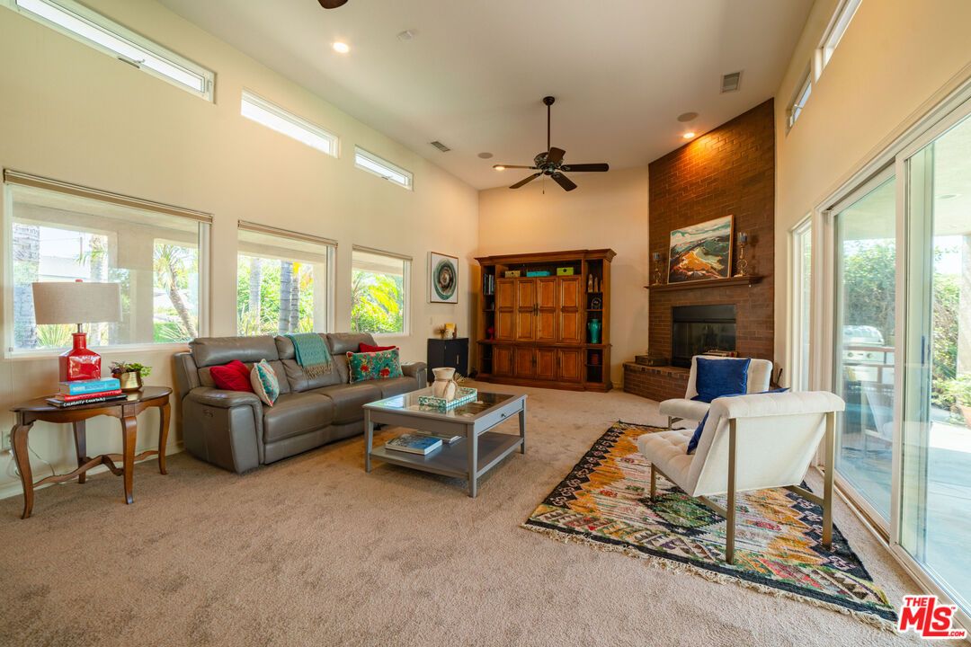 Fireplace, Interior, Living room, Recessed Lighting