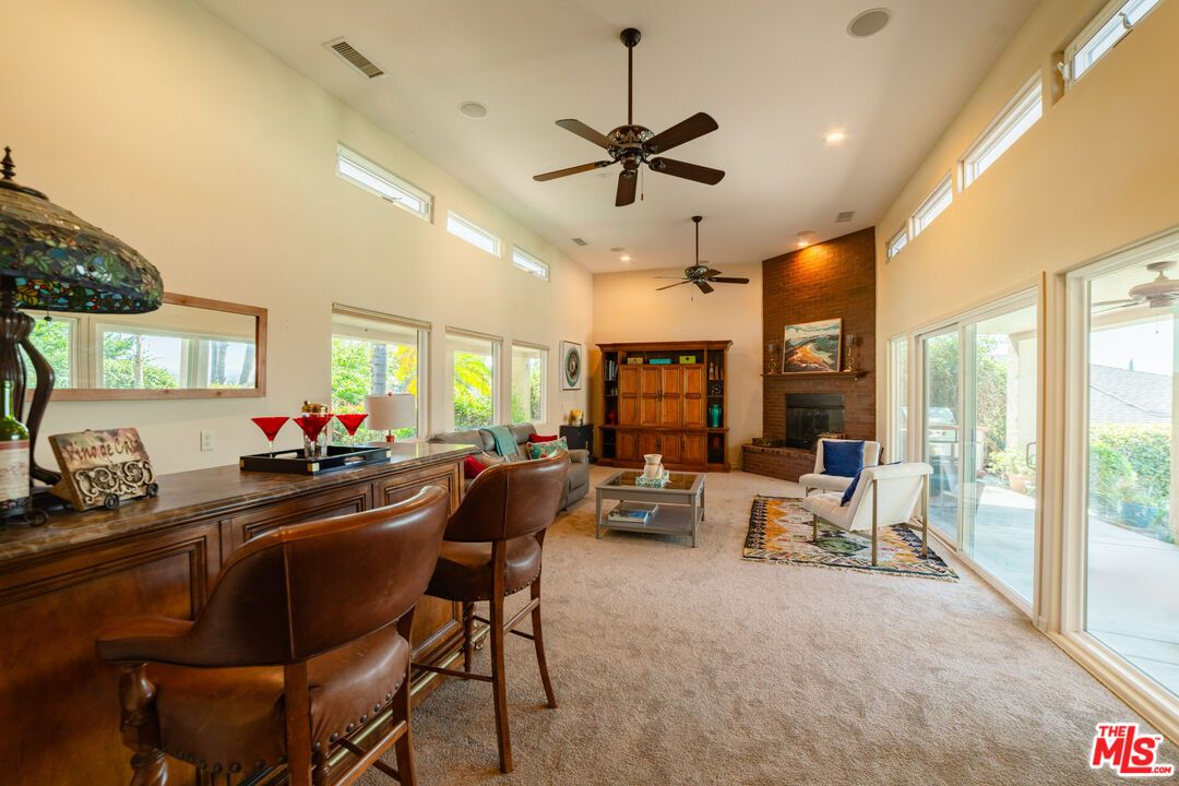 Fireplace, Interior, Living room, Recessed Lighting