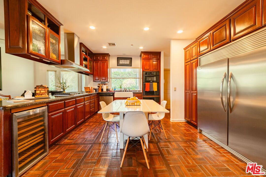 Dining room, Interior, Kitchen, Recessed Lighting, Stainless Steel Appliances, Wood Texture Flooring