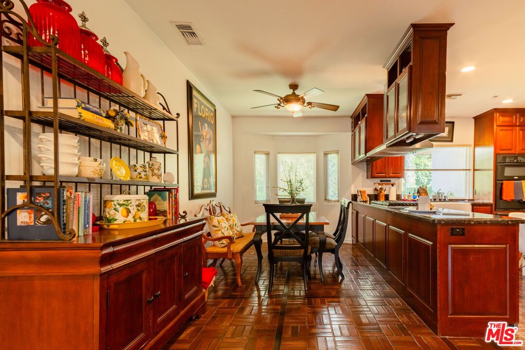 Dining room, Interior, Kitchen, Recessed Lighting, Wood Texture Flooring