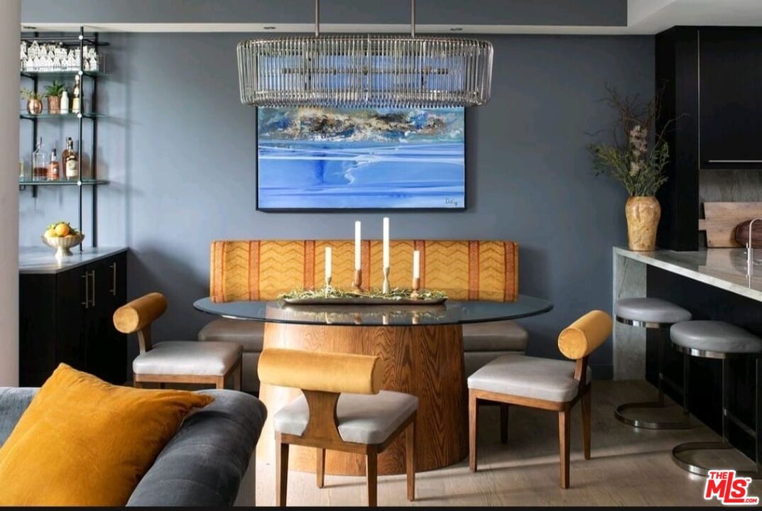 Chandelier, Dining room, Interior