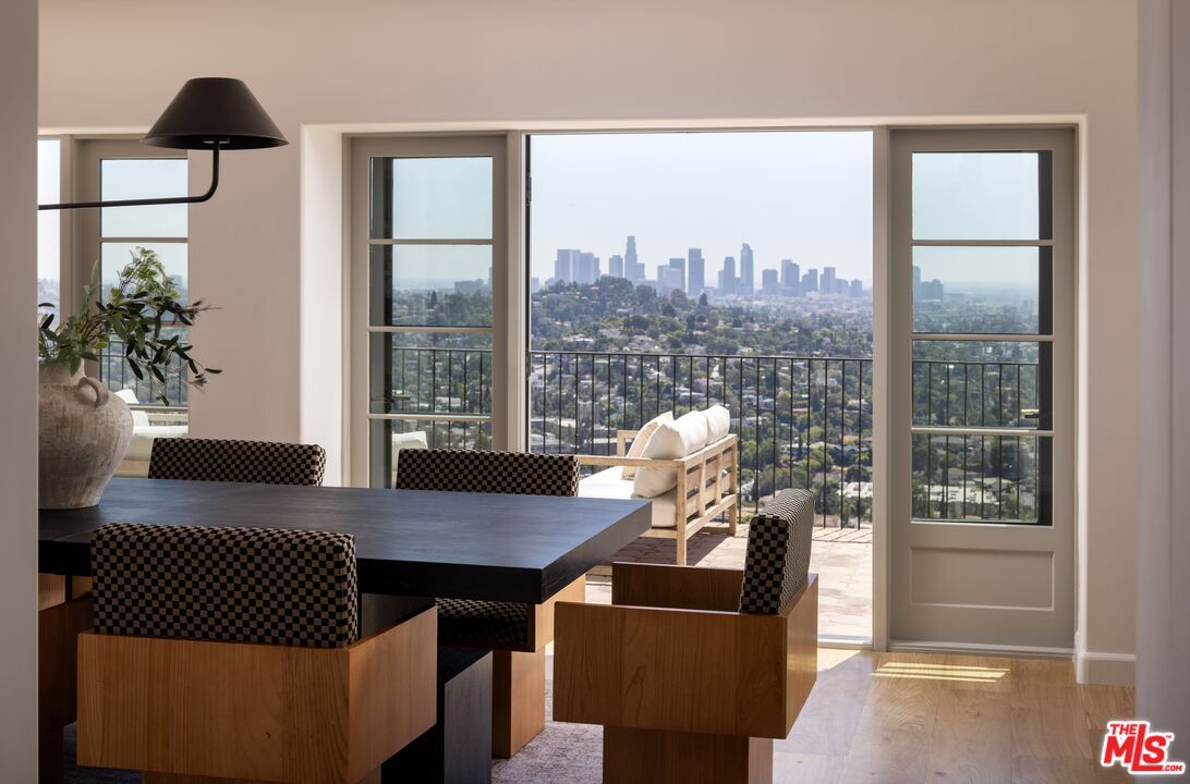 Interior, Dining room, Other, Skyline