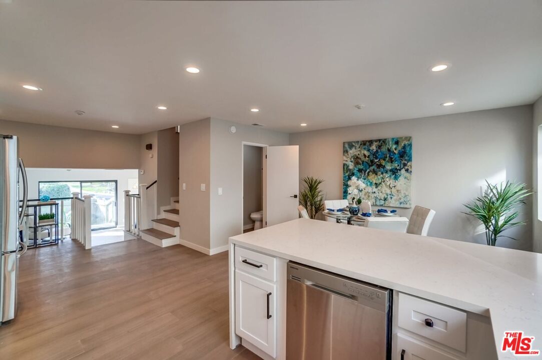 Dining room, Interior, Kitchen, Recessed Lighting, Wood Texture Flooring